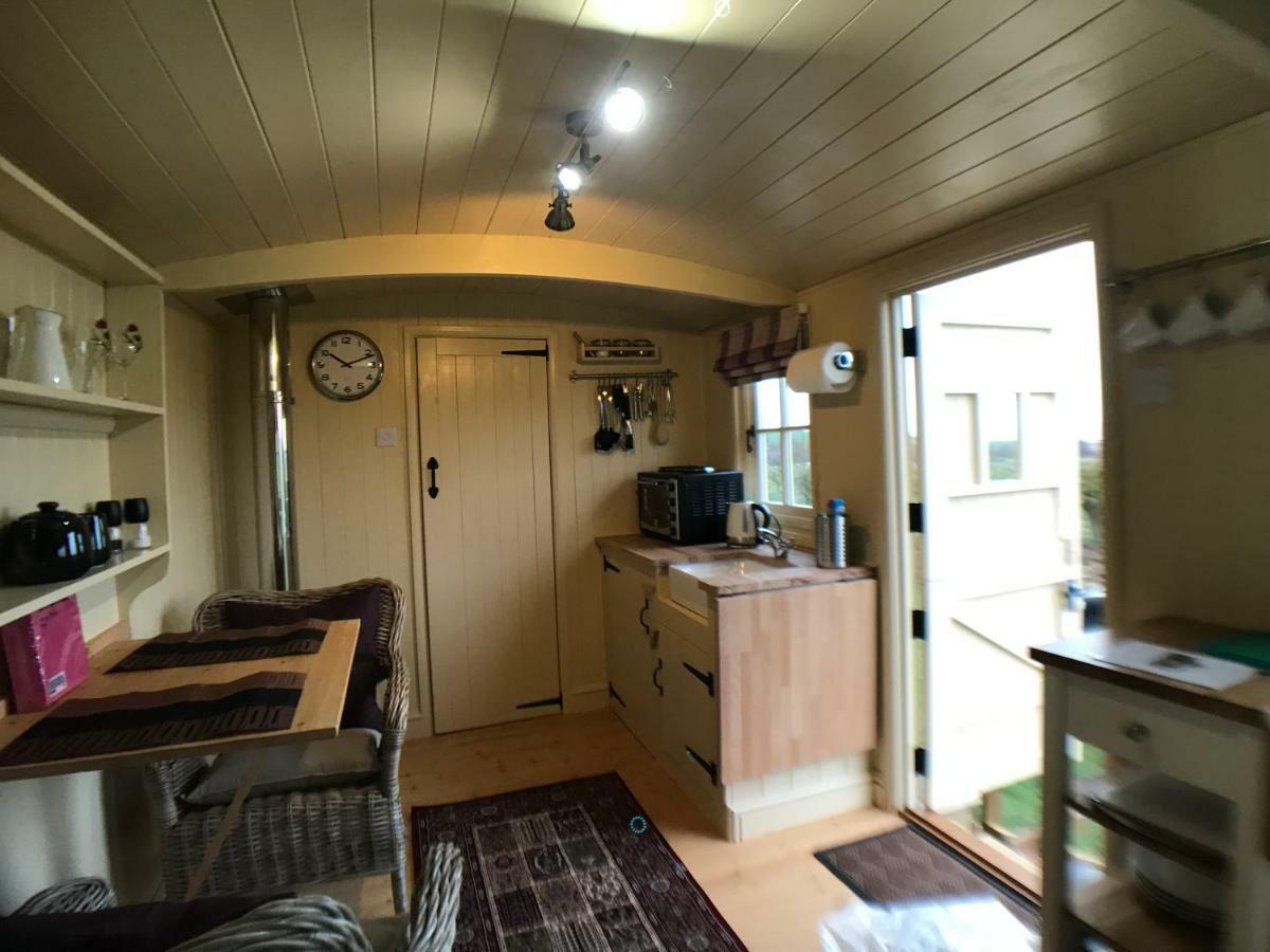 The Hawthorn Shepherds Hut Eyemouth Exterior photo