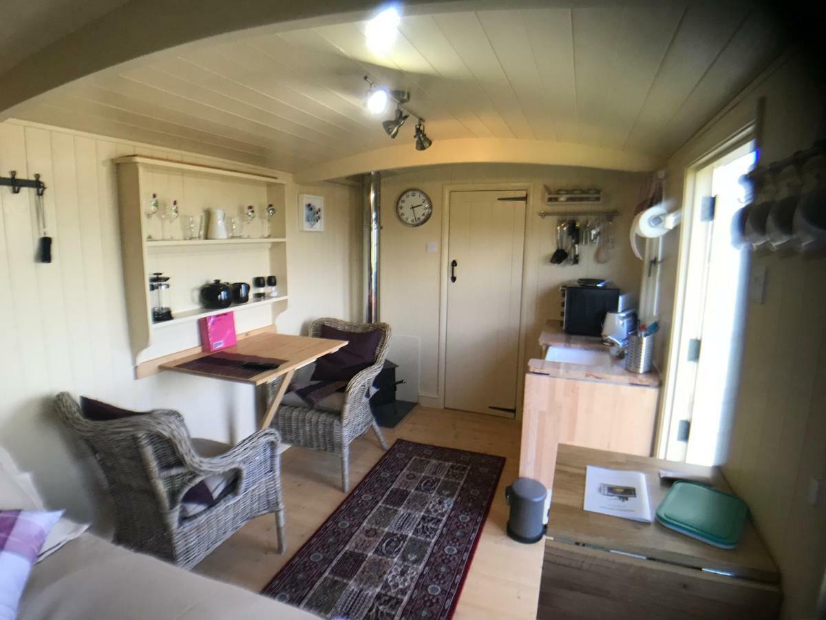 The Hawthorn Shepherds Hut Eyemouth Exterior photo